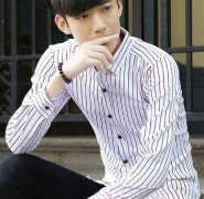 會(huì)穿條紋襯衫的男士，更帥更有魅力